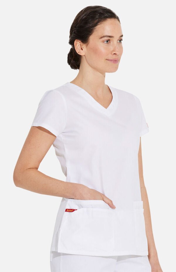Uniforme Médico DICKIES – Antifluidos, Alta Comodidad y Durabilidad